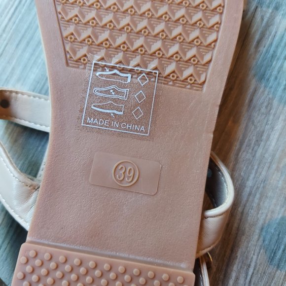 Putu Size 8.5 Studded Tan Khaki Sandals - Picture 2 of 5